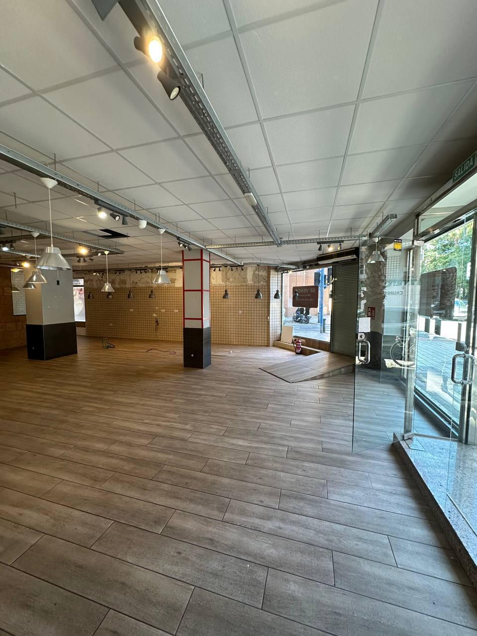 Local comercial en Alicante №18168