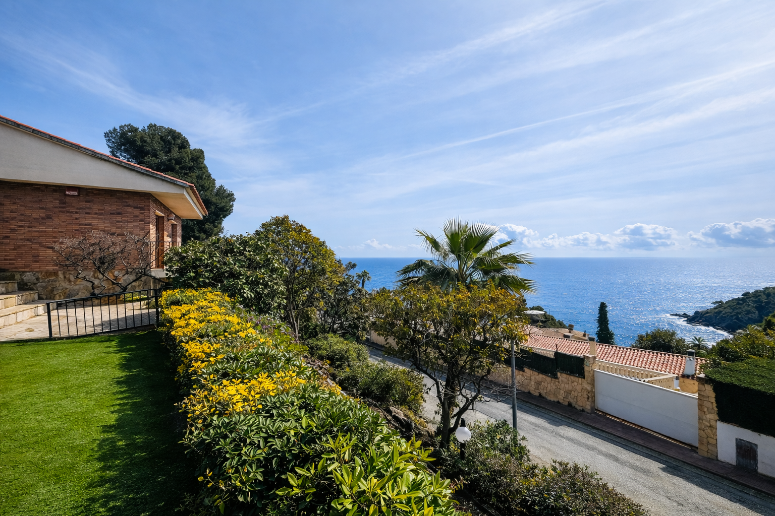 Дом в Бланес №18350