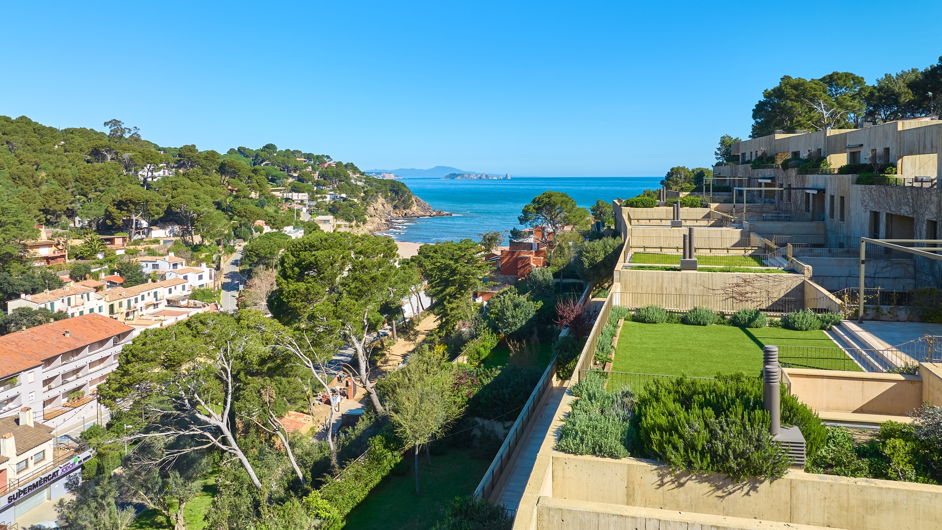 Residential apartment complex in Begur №51202