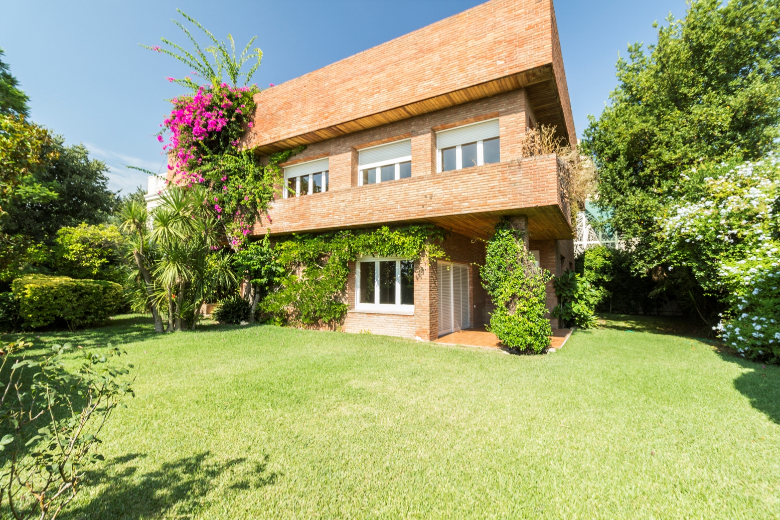 Агенция за недвижими имоти - Имоти Премиер - имот - 1207906, Цена: 2950000 EUR