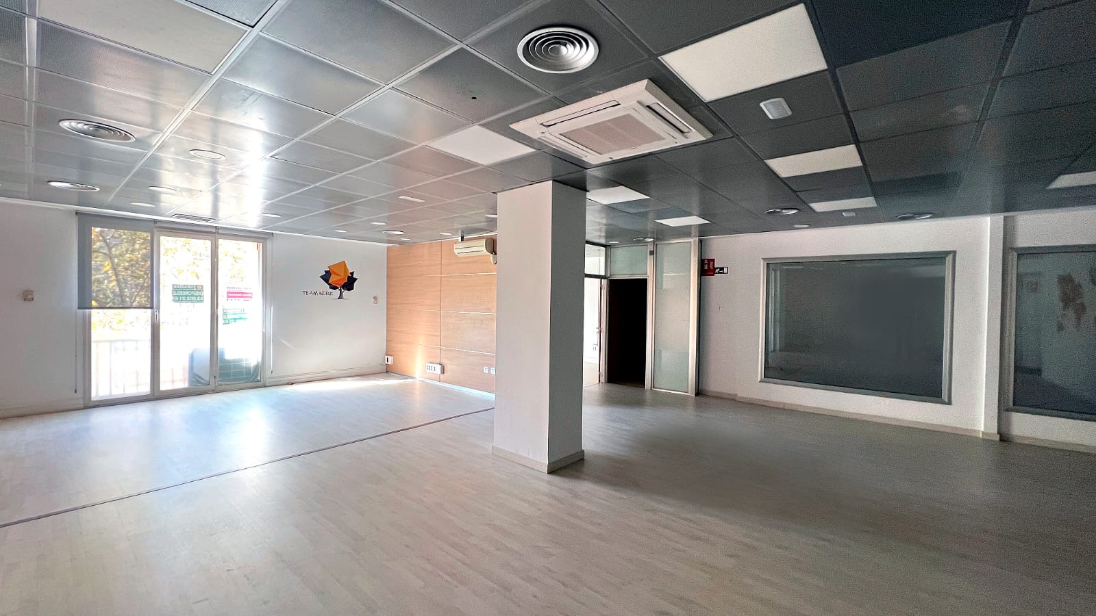 Агенция за недвижими имоти - Имоти Премиер - имот - 1207891, Цена: 2600000 EUR