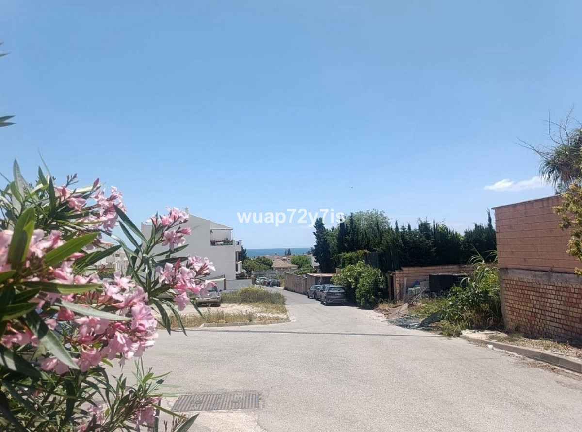 Land plot in Estepona №52015