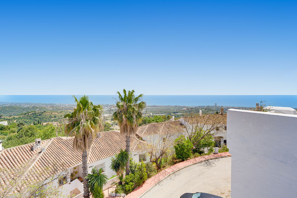 Townhouse in Marbella №52190
