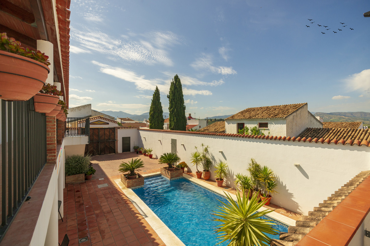 Commercial property in Malaga №52219