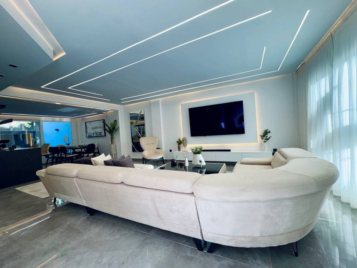 Townhouse in Marbella №52389