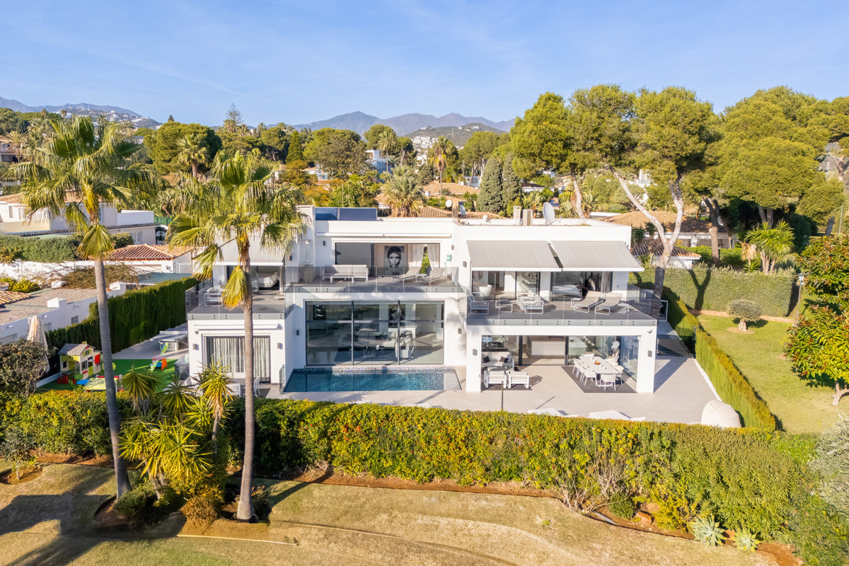 Villa en Marbella №52392