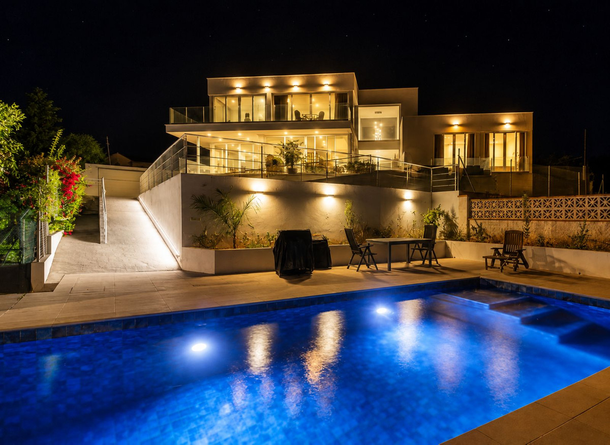 Villa in Estepona №52411
