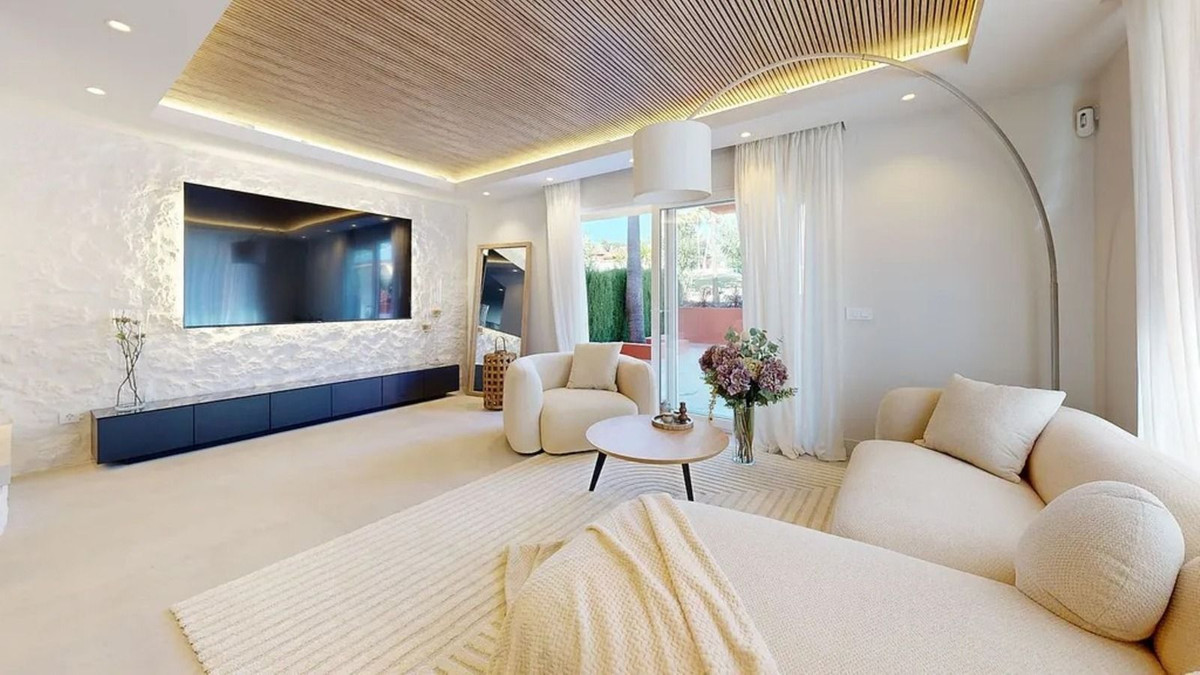 Villa en Estepona №52428