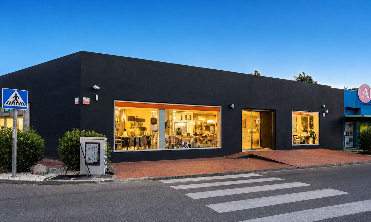 Local comercial en Estepona №52483