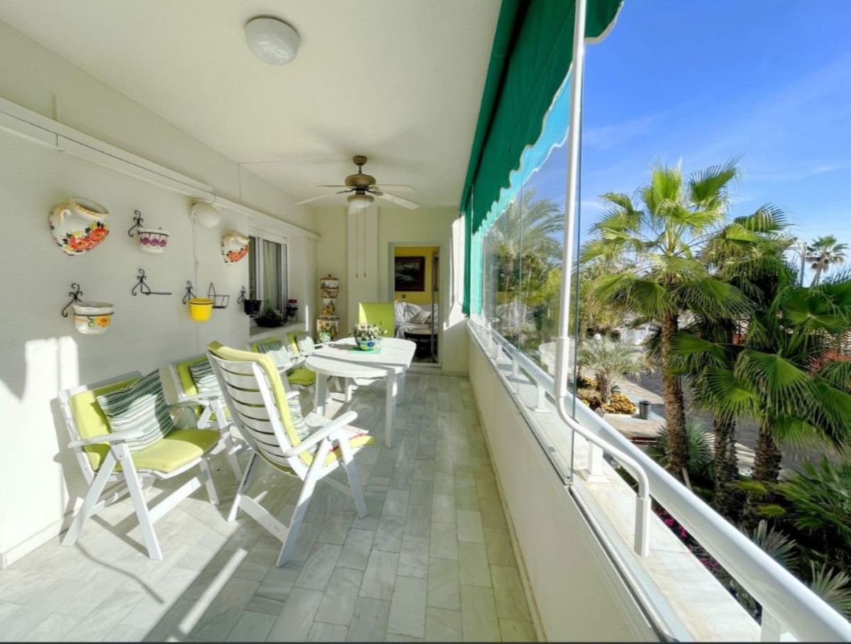 Apartamentos en Estepona №52528