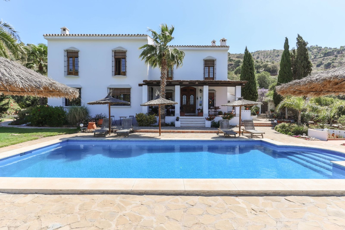 Local comercial en Alora №52693