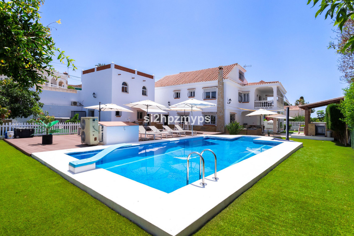 Villa en Malaga №52898
