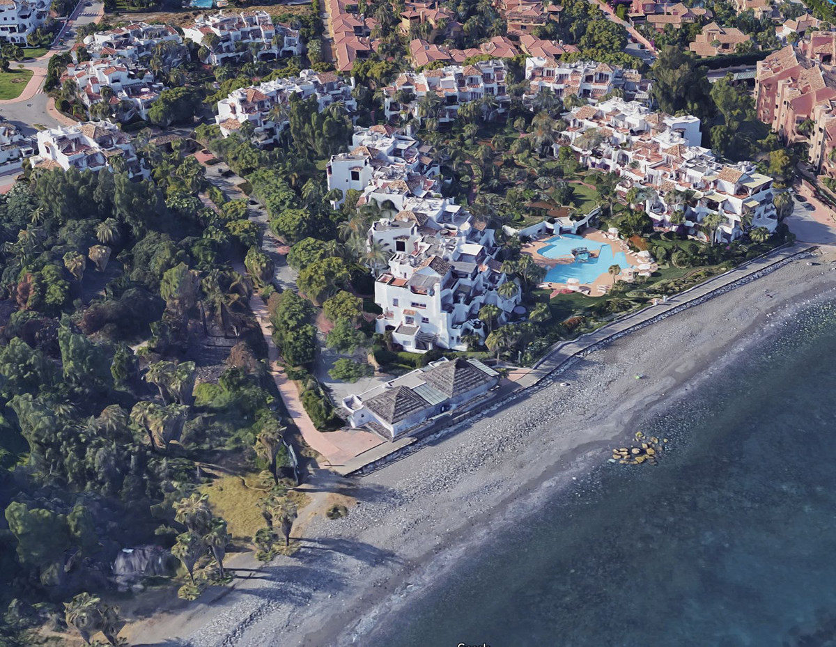 Commercial property in Marbella №53140