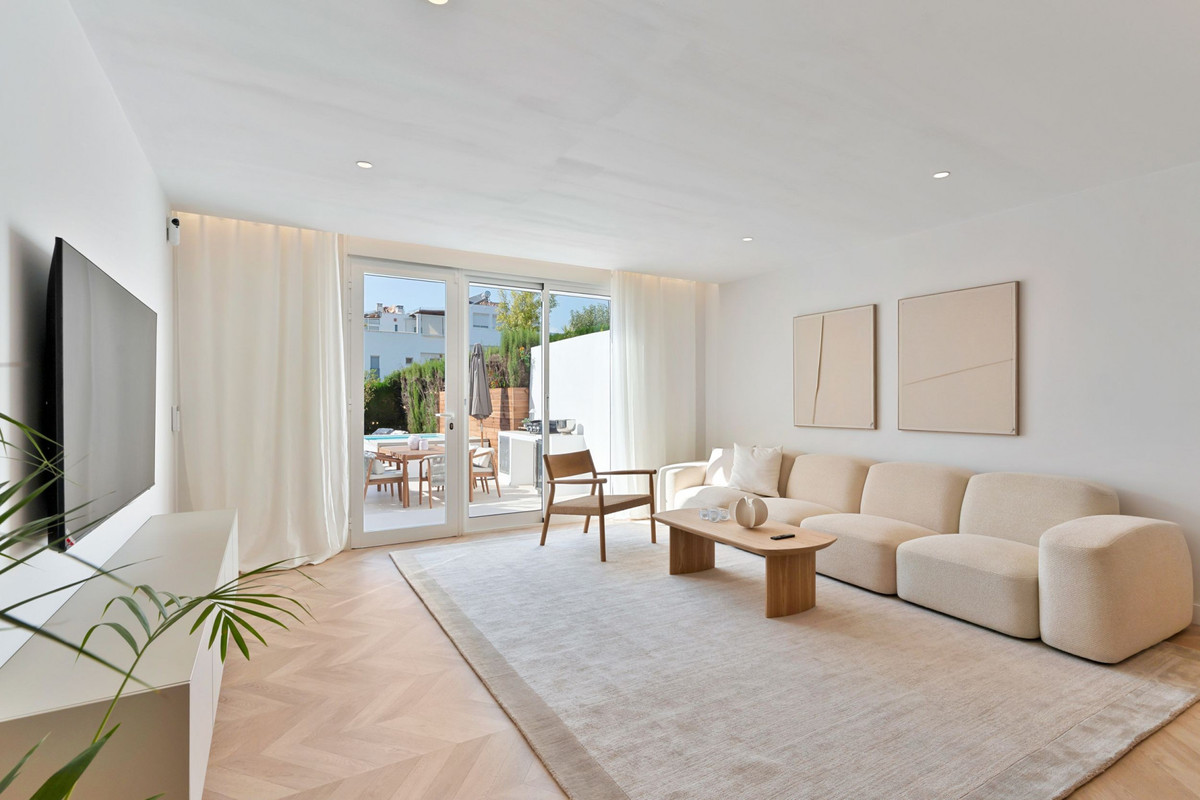 Townhouse in Marbella №53359