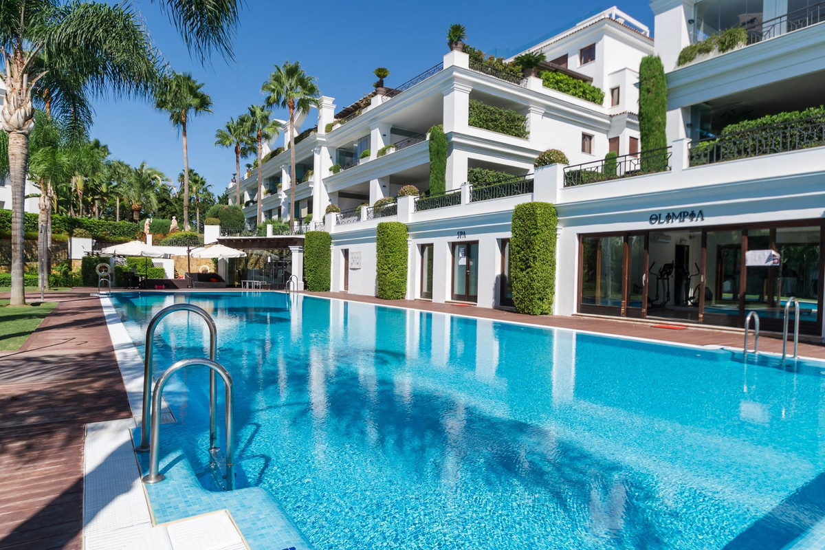 Apartamentos en Estepona №53387
