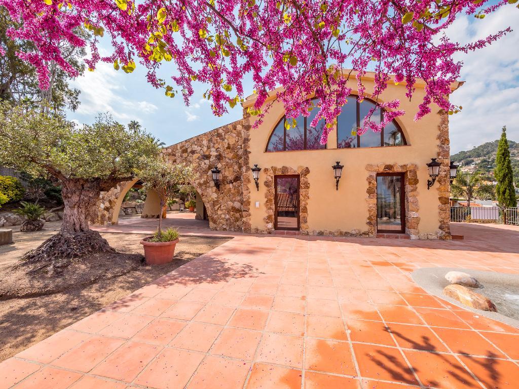 Агенция за недвижими имоти - Имоти Премиер - имот - 1224603, Цена: 1950000 EUR