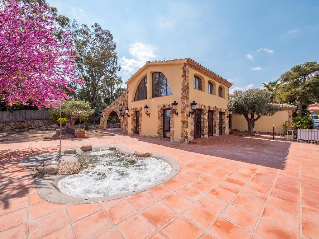 Агенция за недвижими имоти - Имоти Премиер - имот - 1224603, Цена: 1950000 EUR