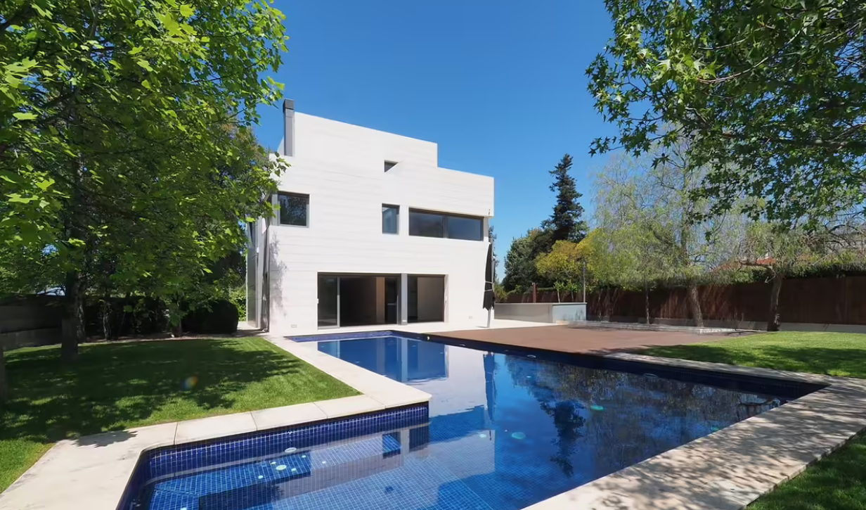 Агенция за недвижими имоти - Имоти Премиер - имот - 1208011, Цена: 2250000 EUR