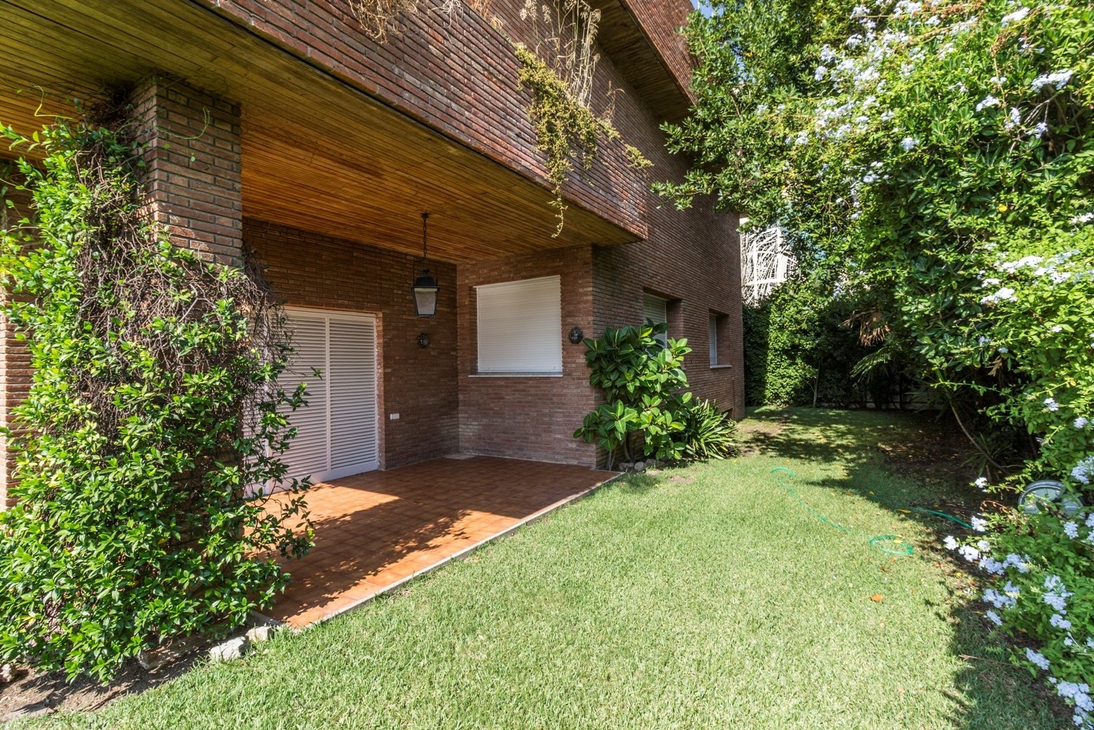 Агенция за недвижими имоти - Имоти Премиер - имот - 1207906, Цена: 2950000 EUR