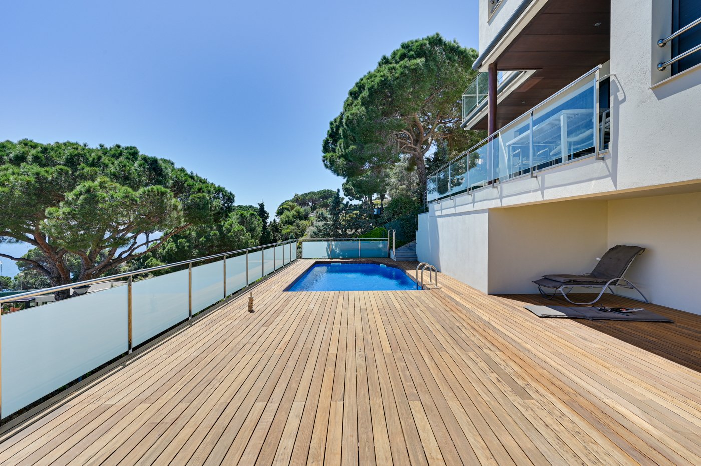 Агенция за недвижими имоти - Имоти Премиер - имот - 1224597, Цена: 1900000 EUR