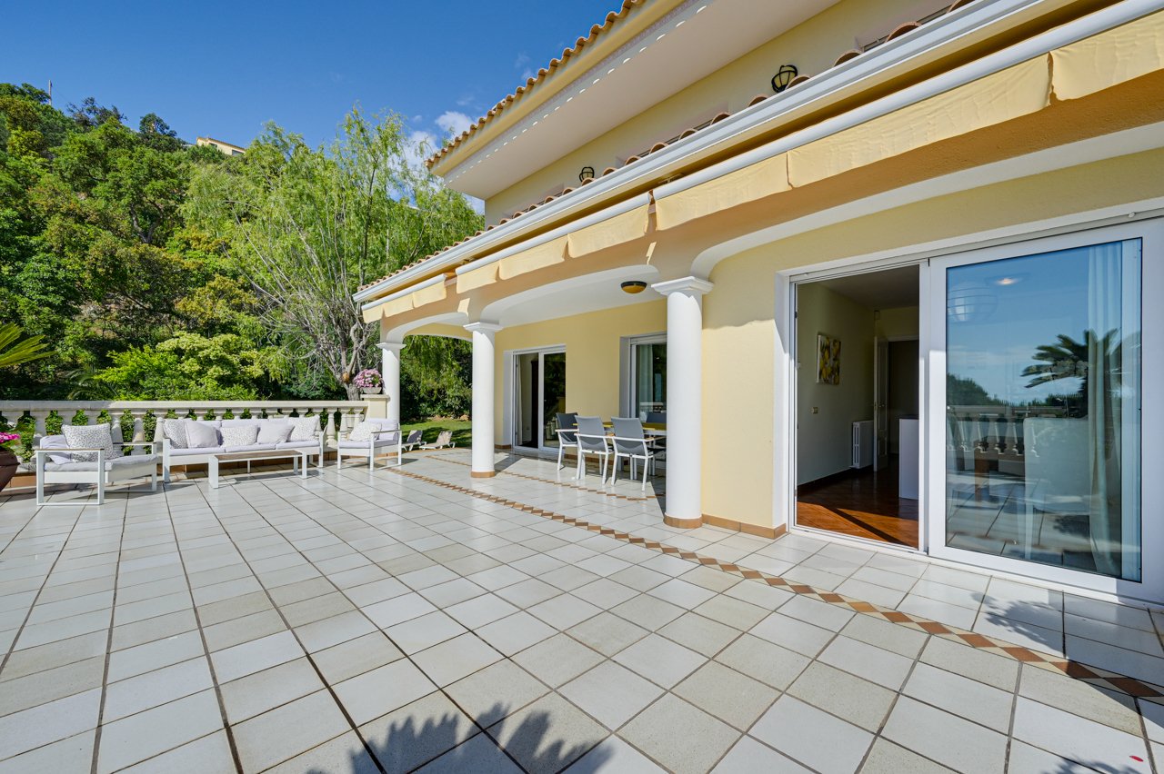 Агенция за недвижими имоти - Имоти Премиер - имот - 1224659, Цена: 1300000 EUR